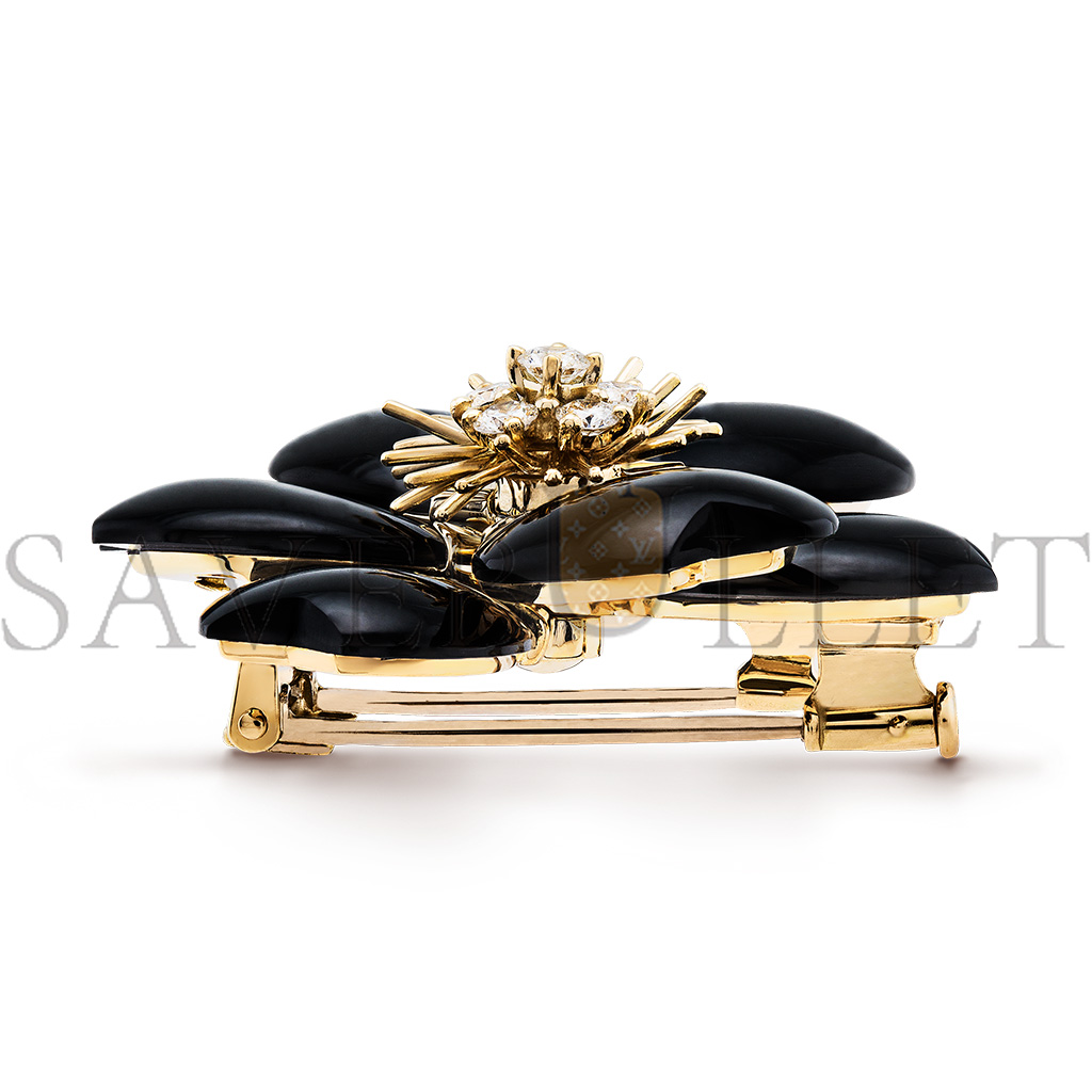 v*n cl**f arpels rose de noËl clip, medium model - yellow gold, D1am0nd, onyx vcaro9b300